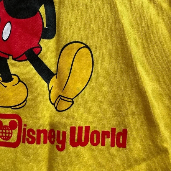 Walt Disney World Yellow Mickey Pullover Crewneck Sweatshirt Size Small - Picture 2 of 13